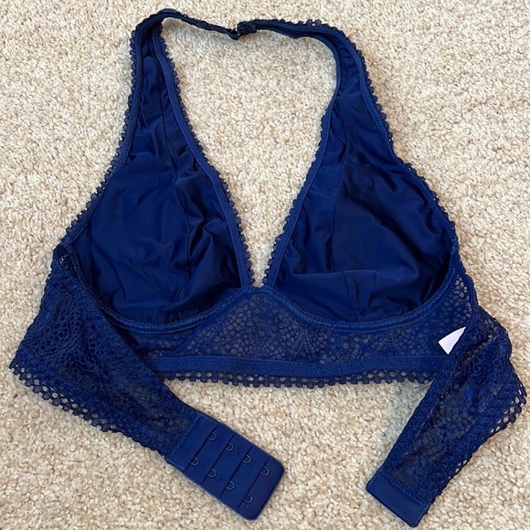 Victoria’s Secret Blue Lace Halter Bralette - Picture 4 of 5